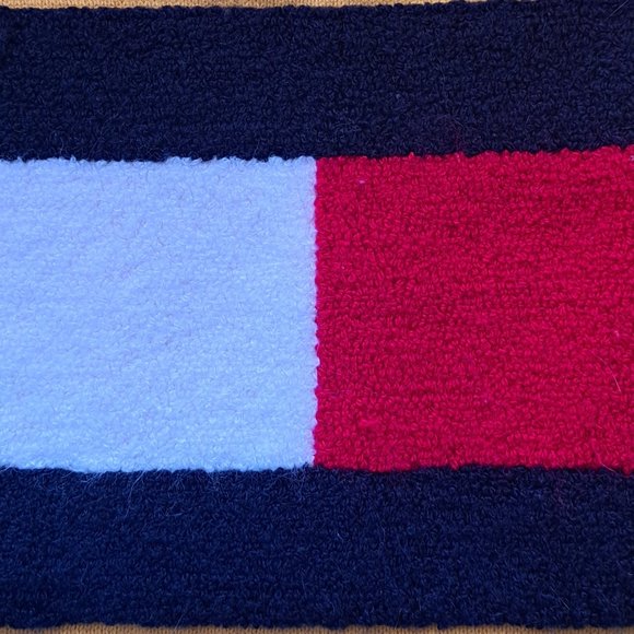 TOMMY HIFIGER mens SWEATER Size LARGE embroidered BIG LOGO Simply UNIQUE - Picture 2 of 7